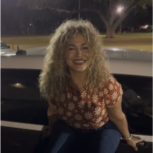 Meet your Posher, Iris